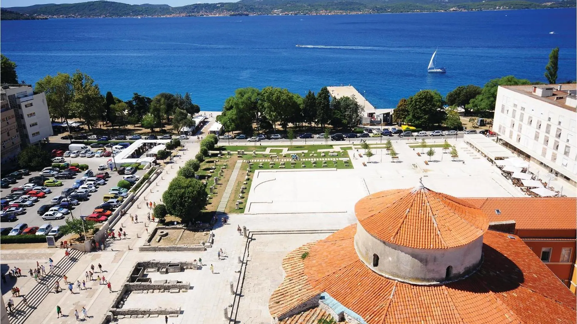 Beach Front Apartment In Petrcane With Kitchen 0*,  Croatia